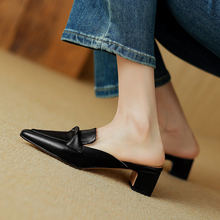 Erlen | Pointed-Toe Knot Detail Mules